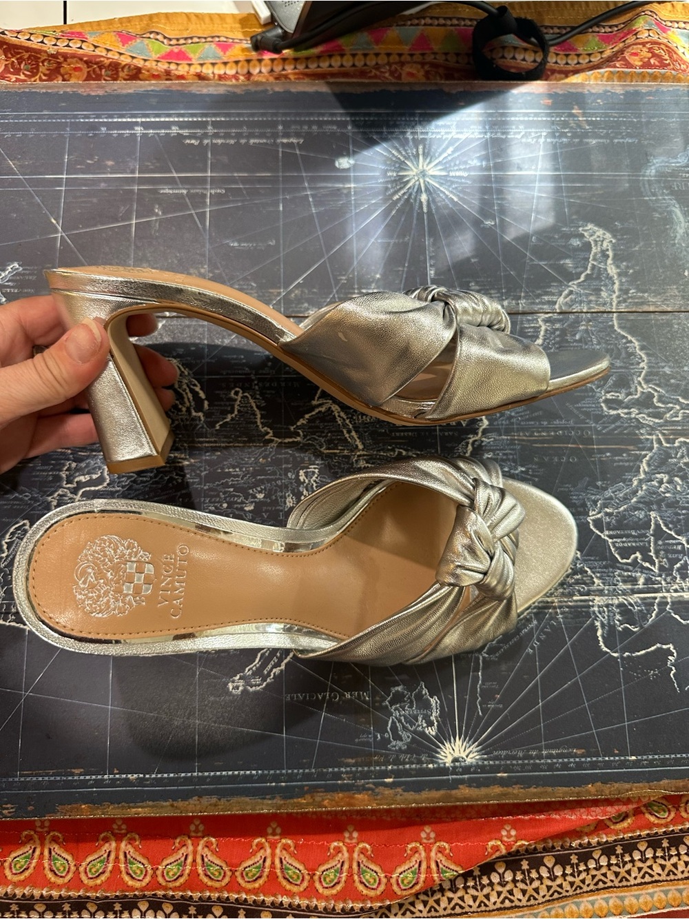 Vince Camuto Selaries Silver Leather Knotted Mule Sandals Size 8